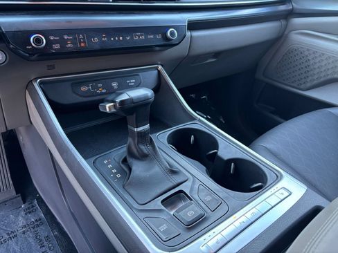Used 2026 Kia Carnival FWD image 44