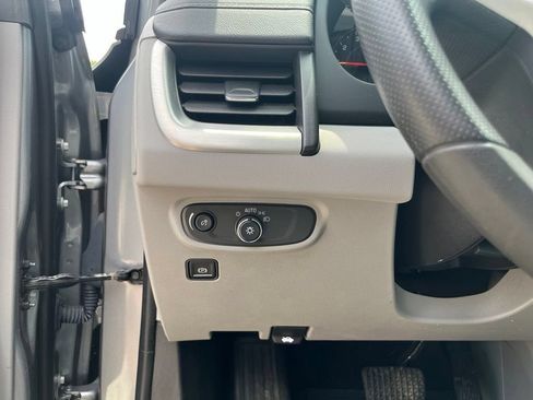 Used 2023 GMC Terrain SLE w/ Driver Convenience Package FWD image 22