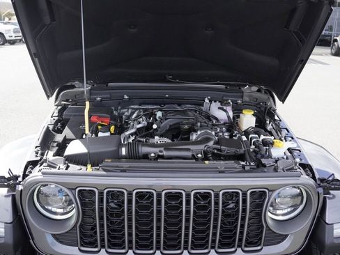 New 2026 Jeep Gladiator Sport AWD/4WD image 31
