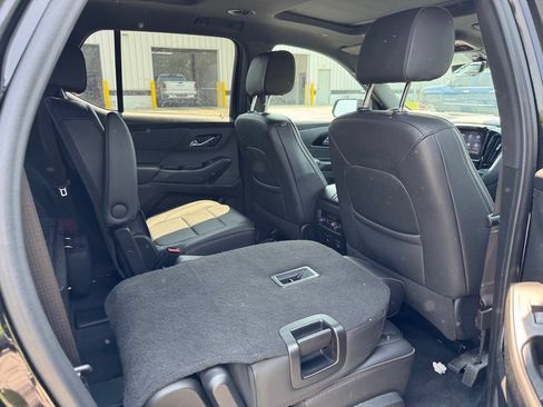Used 2023 Chevrolet Traverse RS w/ LPO, Floor Liner Package AWD/4WD image 13