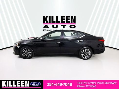 Used 2024 Nissan Altima 2.5 SV image 4