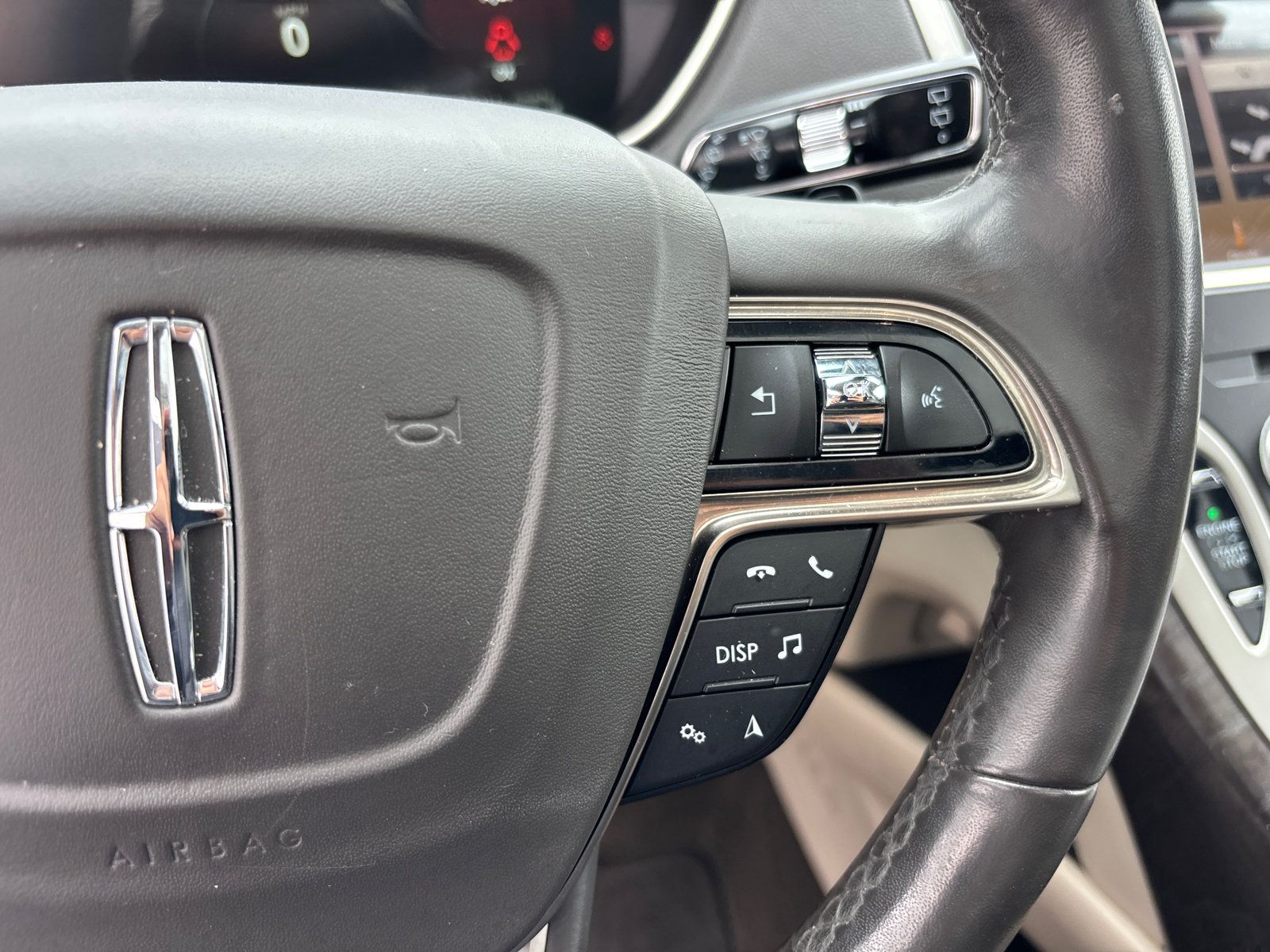 Used 2019 Lincoln Nautilus Reserve AWD/4WD image 18