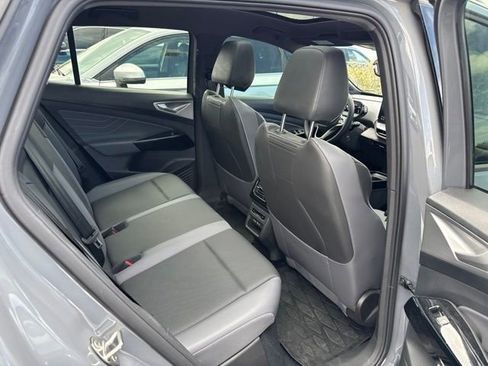Used 2023 Volkswagen ID.4 Pro S Plus AWD/4WD image 17