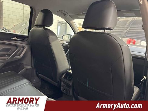Used 2022 Volkswagen Tiguan SE image 34