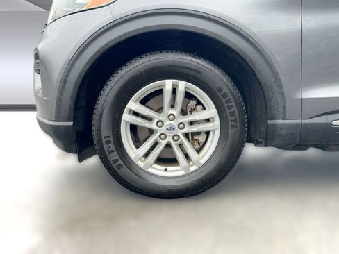 Used 2021 Ford Explorer XLT image 11