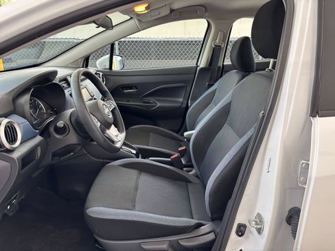 Used 2025 Nissan Versa SV FWD image 27
