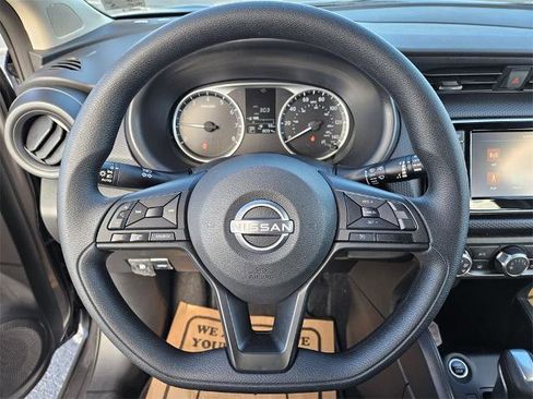 Certified 2025 Nissan Kicks Play S image 24