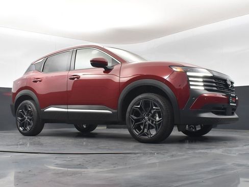 New 2025 Nissan Kicks SR image 36