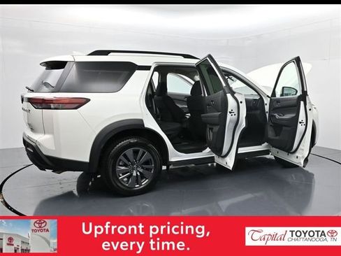 Used 2024 Nissan Pathfinder SV image 57