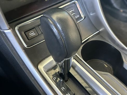Used 2020 Subaru Ascent Limited w/ Technology Package AWD/4WD image 23