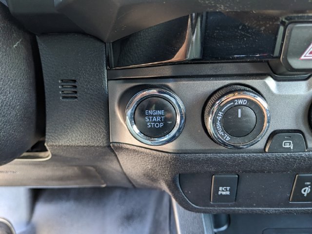 Used 2016 Toyota Tacoma TRD Off-Road w/ Towing Package AWD/4WD image 25