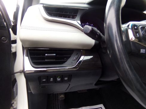 Used 2014 Toyota Avalon Limited image 9