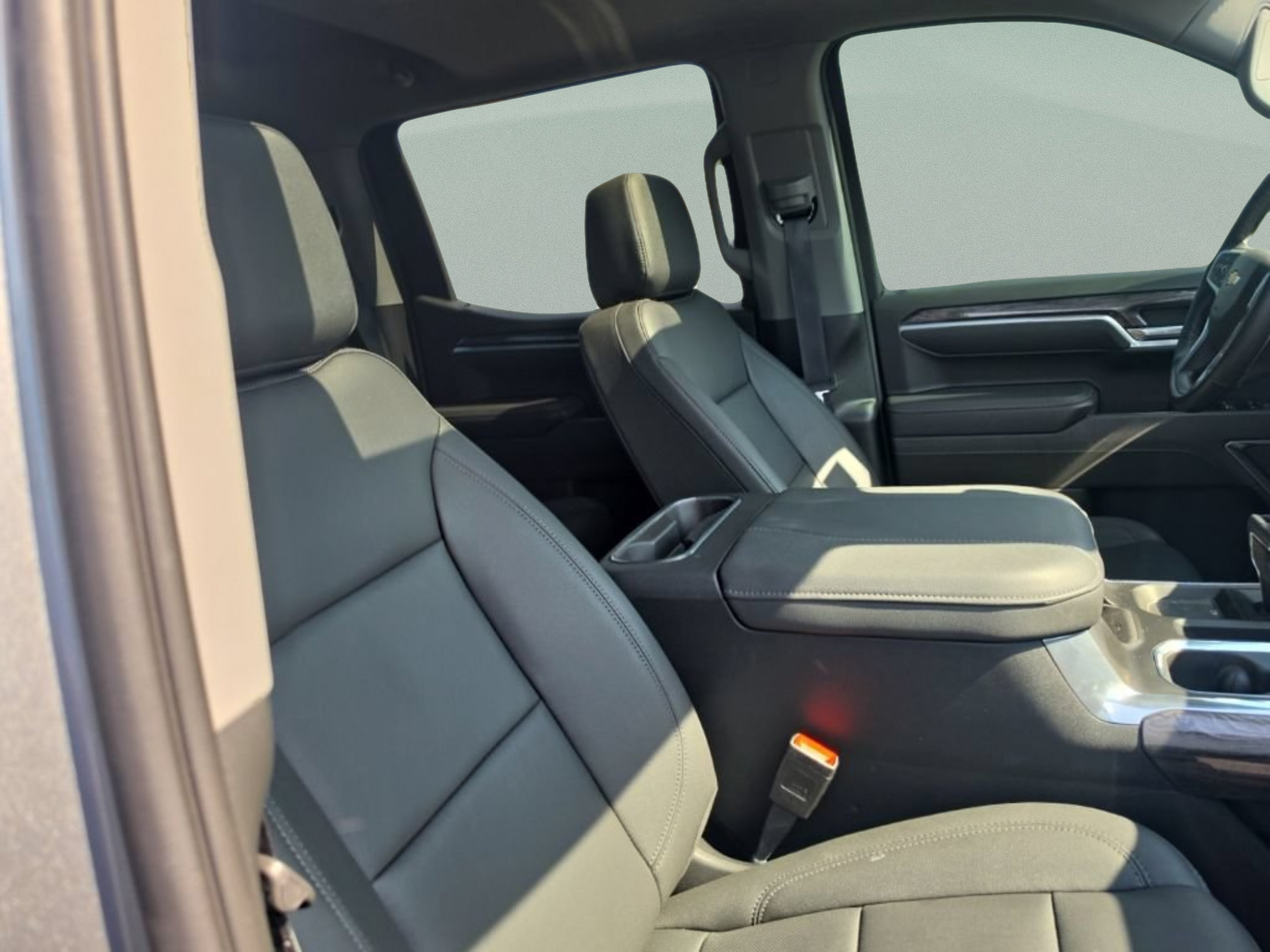 Used 2026 Chevrolet Silverado 1500 LTZ w/ LTZ Premium Package AWD/4WD image 33