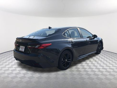Used 2025 Toyota Camry SE FWD image 17