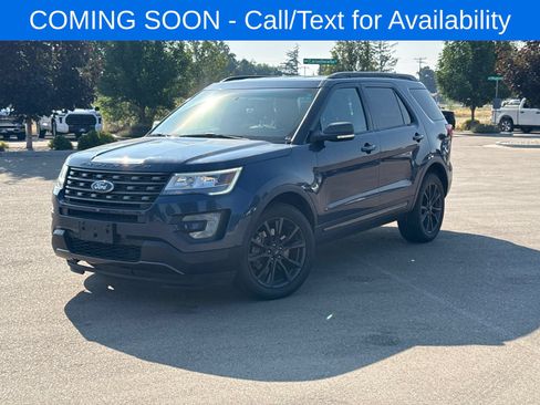 Used 2017 Ford Explorer XLT w/ Equipment Group 202A AWD/4WD image 3