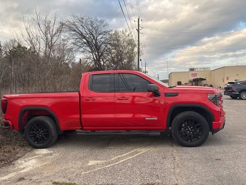 Used 2023 GMC Sierra 1500 Elevation w/ LPO, Elevation Black Package image 3