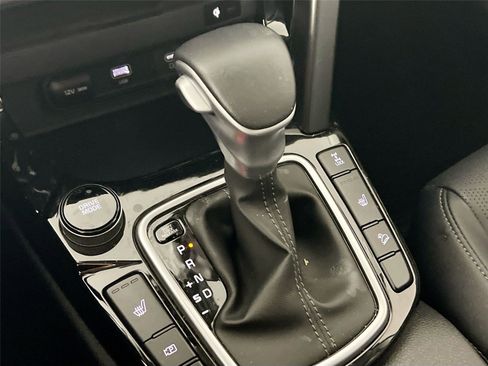 Used 2024 Kia Seltos EX image 18