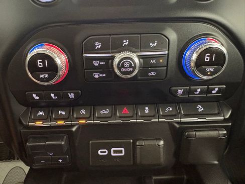 Used 2020 GMC Sierra 1500 AT4 w/ AT4 Premium Package AWD/4WD image 34