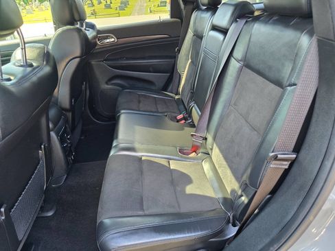 Used 2021 Jeep Grand Cherokee Laredo X AWD/4WD image 25