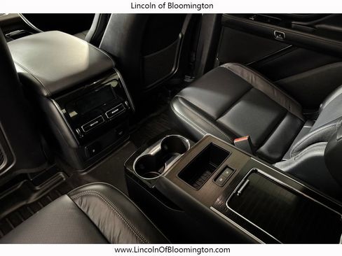 Used 2025 Lincoln Aviator Reserve w/ Jet Appearance Package AWD/4WD image 14