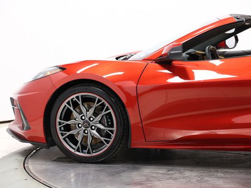 Used 2023 Chevrolet Corvette Stingray Premium Conv w/ Z51 Performance Package RWD image 9