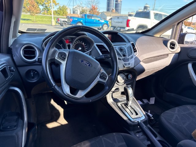 Used 2013 Ford Fiesta SE FWD image 19