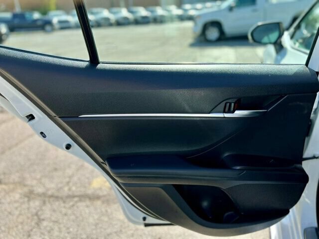 Used 2023 Toyota Camry SE FWD image 16