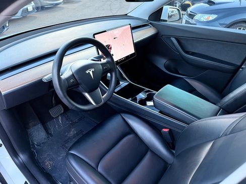 Used 2021 Tesla Model Y Long Range AWD/4WD image 11