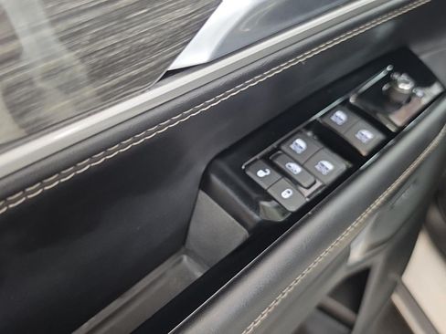 Used 2022 Jeep Wagoneer Series III AWD/4WD image 13