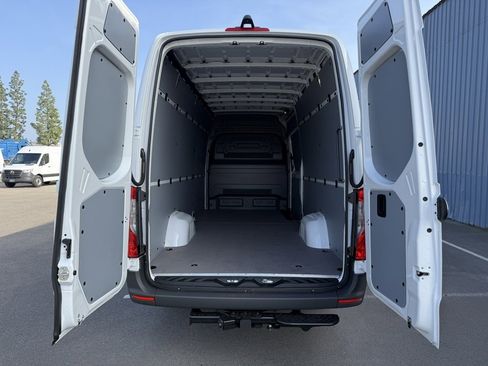 New 2026 Mercedes-Benz Sprinter 2500 image 14