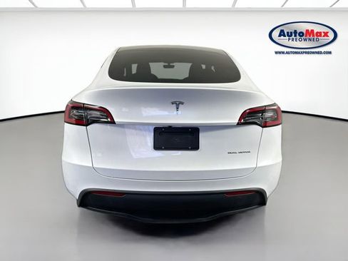 Used 2023 Tesla Model Y Long Range image 8