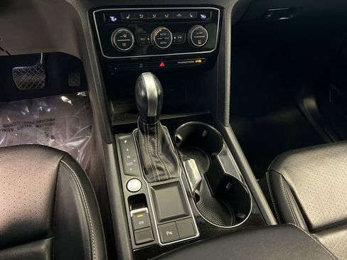 Certified 2022 Volkswagen Atlas SE image 28