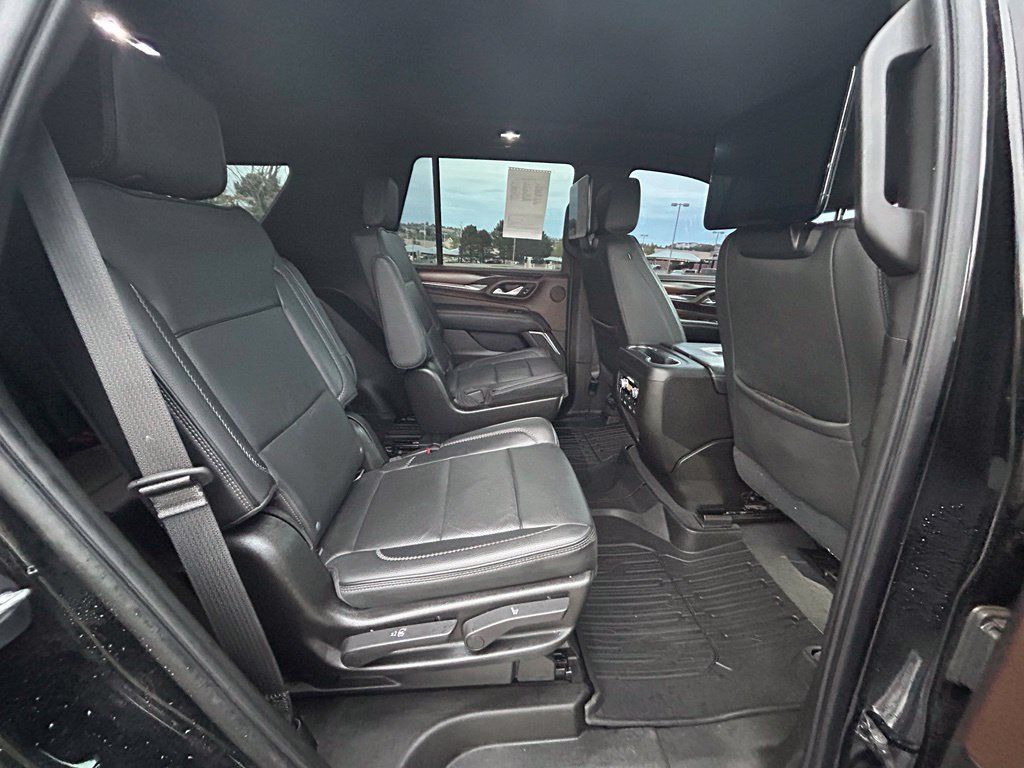 Used 2021 GMC Yukon Denali w/ Denali Ultimate Package AWD/4WD image 31