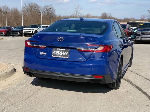 Used 2025 Toyota Camry SE FWD image 8