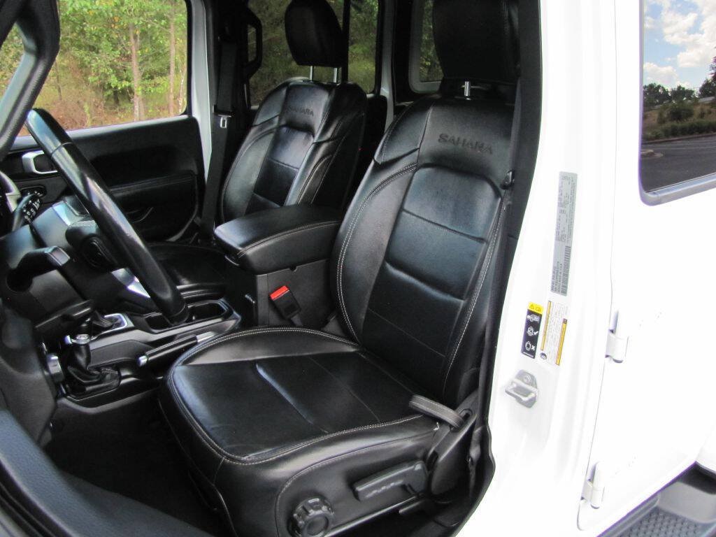 Used 2022 Jeep Wrangler Unlimited Sahara AWD/4WD image 15