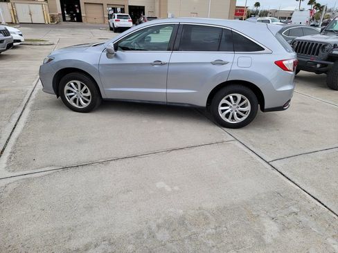 Used 2017 Acura RDX FWD image 2