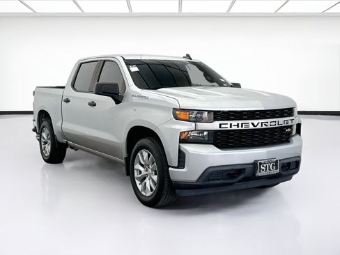 Used 2020 Chevrolet Silverado 1500 Custom w/ Custom Value Package RWD image 3