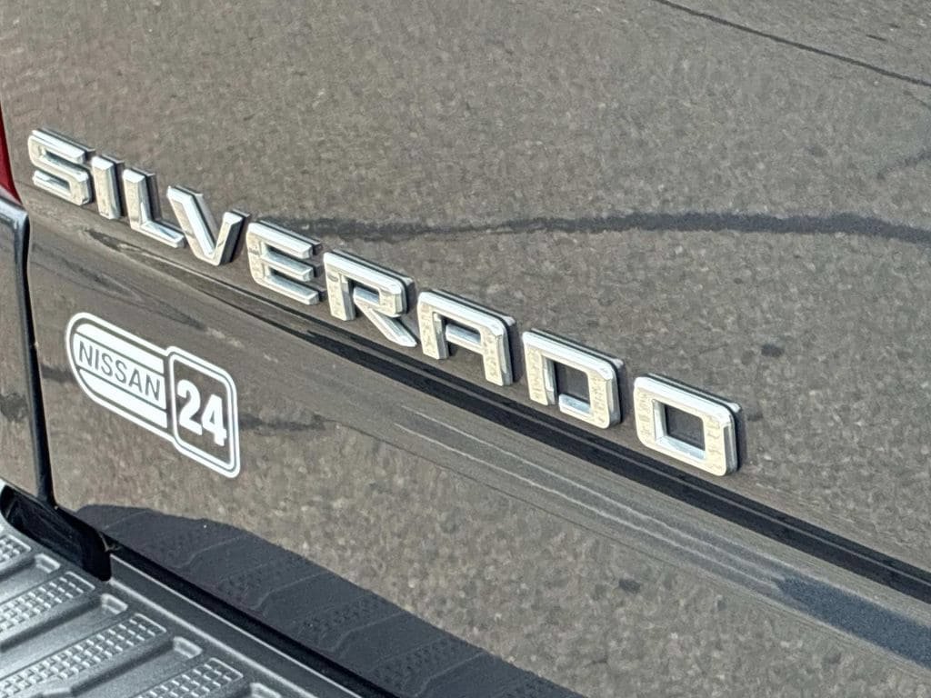 Used 2021 Chevrolet Silverado 1500 LT AWD/4WD image 13