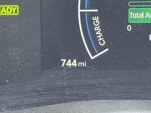 Used 2025 Toyota Camry LE w/ Convenience Package image 24