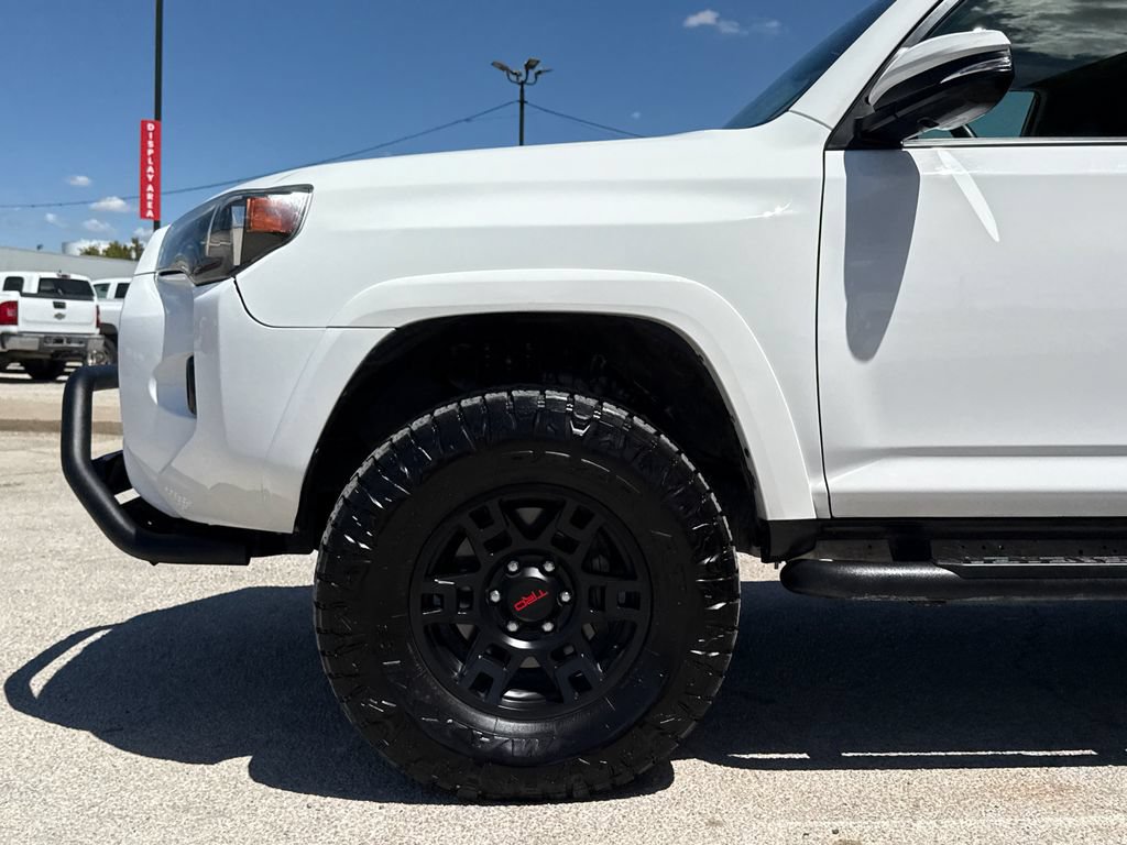 Used 2023 Toyota 4Runner SR5 Premium w/ Moonroof Package AWD/4WD image 5
