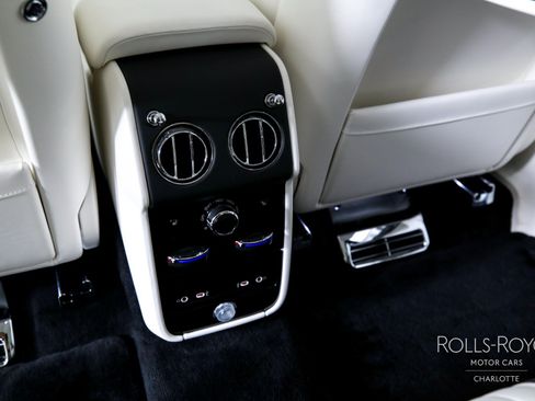 New 2026 Rolls-Royce Cullinan Black Badge AWD/4WD image 22