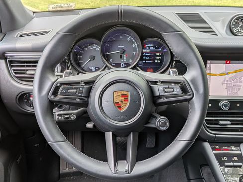 Certified 2026 Porsche Macan AWD/4WD image 7
