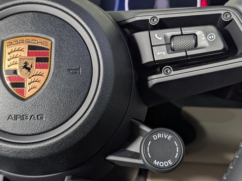 New 2026 Porsche Macan Electric RWD image 41