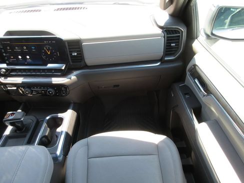 Certified 2025 Chevrolet Silverado 1500 LTZ AWD/4WD image 20