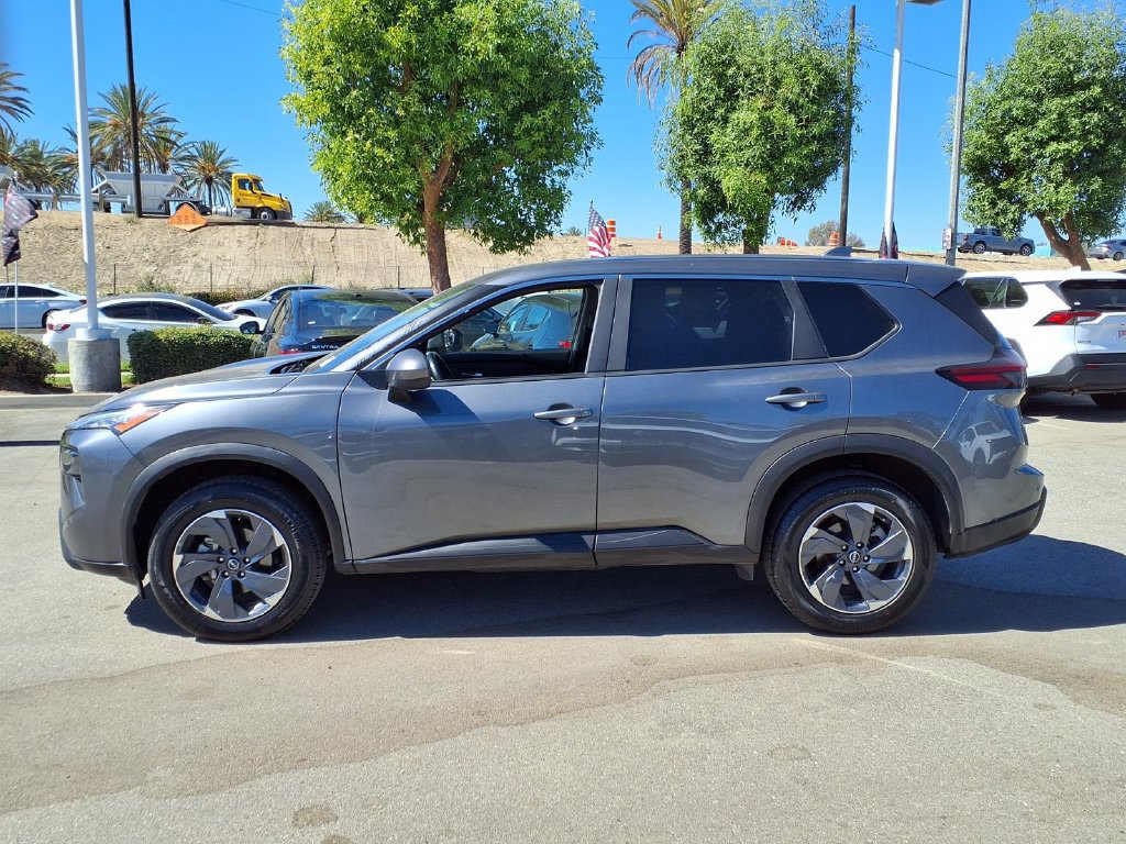 Certified 2025 Nissan Rogue SV FWD image 8
