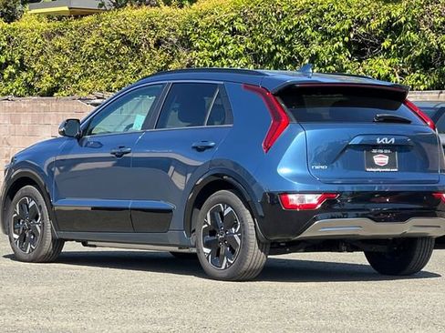 Used 2025 Kia Niro Wind FWD image 9