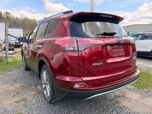 Used 2018 Toyota RAV4 Limited w/ Advanced Technology Package image 19