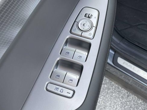 Certified 2025 Hyundai Palisade Limited AWD/4WD image 7