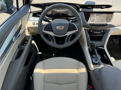 Used 2021 Cadillac XT5 Premium Luxury FWD image 14