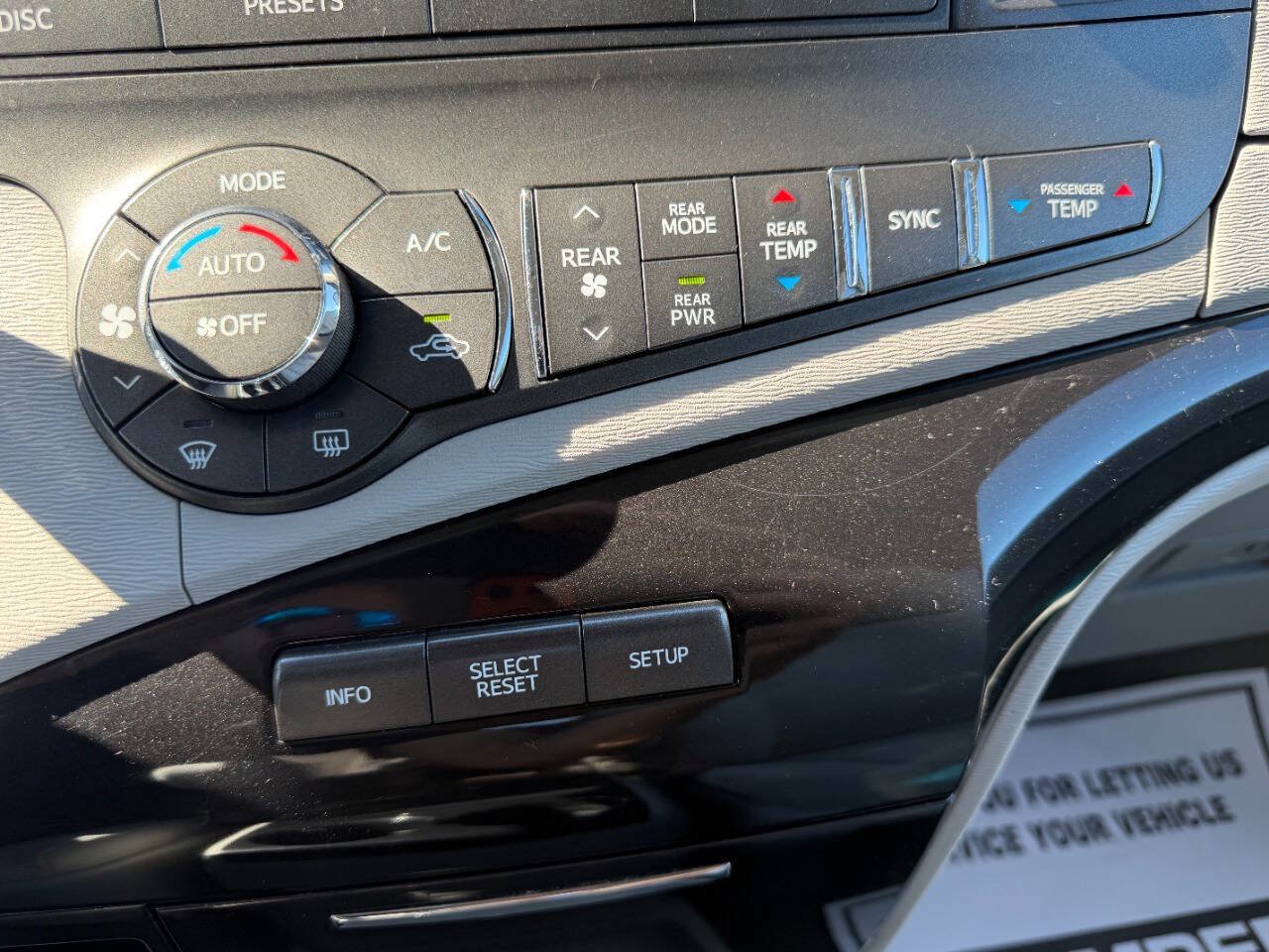 Used 2013 Toyota Sienna LE w/ Towing Pkg FWD image 19